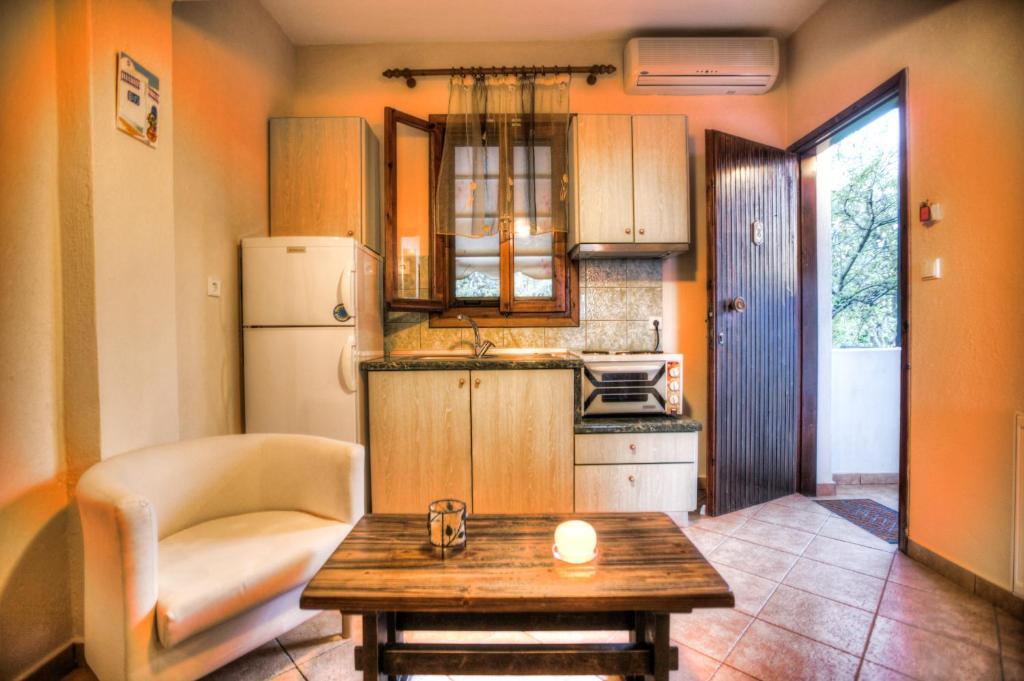 Anna Karra Studios & Apartments Vourvourou Bilik gambar